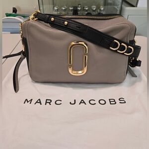 Marc Jacobs the softshot 27 Crossbody Bag Gray Beige and Black